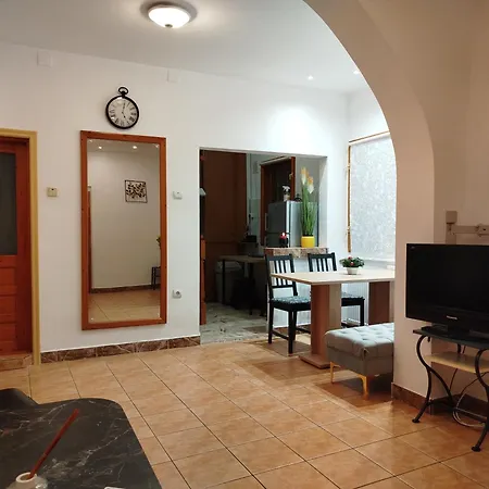 Victoriei בית אירוח *